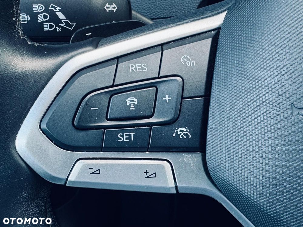Volkswagen Passat 2.0 TDI SCR DSG Business - 21