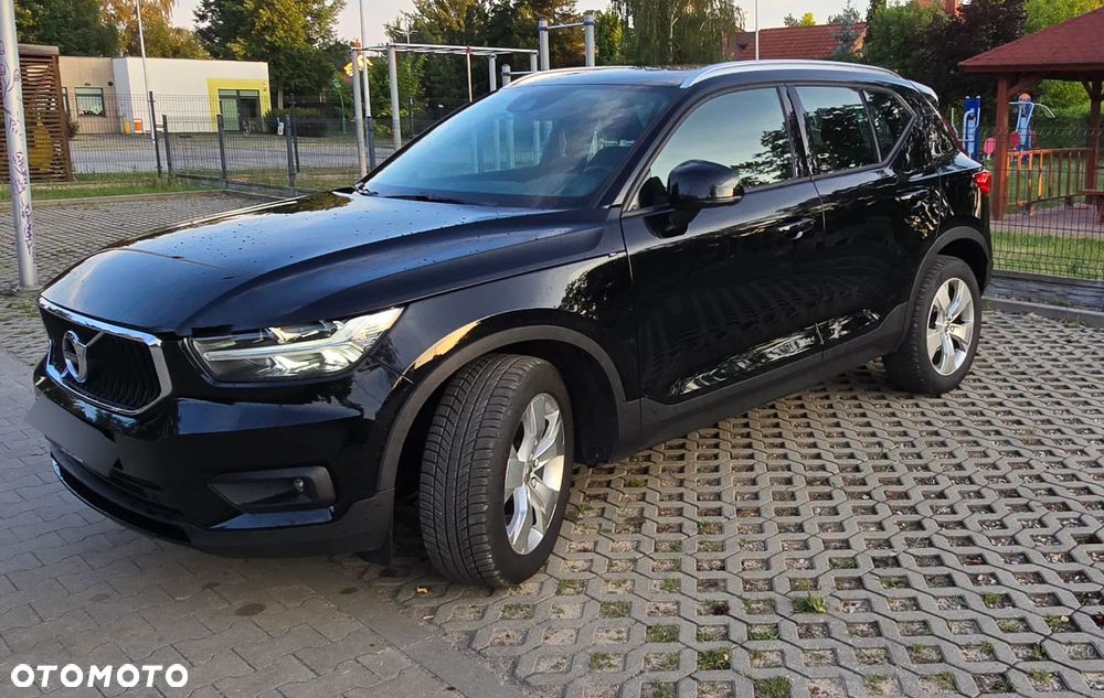 Volvo XC 40 T3 Geartronic Momentum Pro - 1