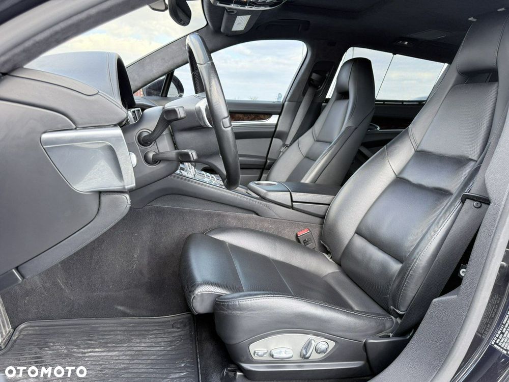 Porsche Panamera Turbo Executive - 16