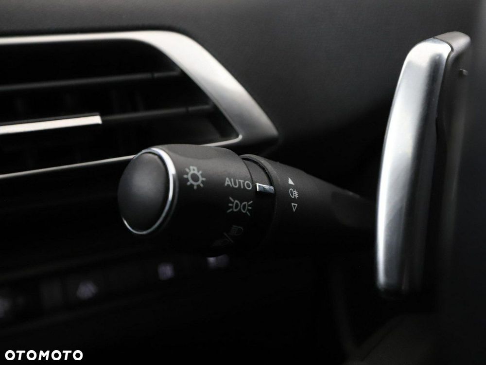 Peugeot 3008 Hybrid4 300 e-EAT8 Allure Pack - 34