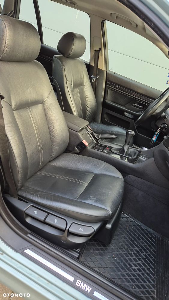 BMW Seria 5 520i Touring - 5