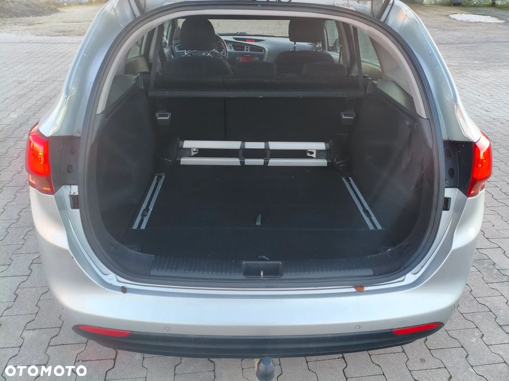 Kia Ceed 1.6 CRDi 128 Dream Team Edition - 18