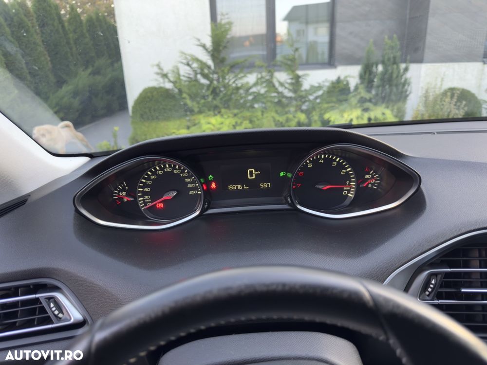 Peugeot 308 130 e-THP Stop & Start Allure - 12