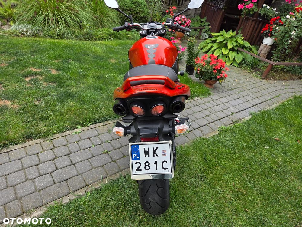 Suzuki GSR - 7