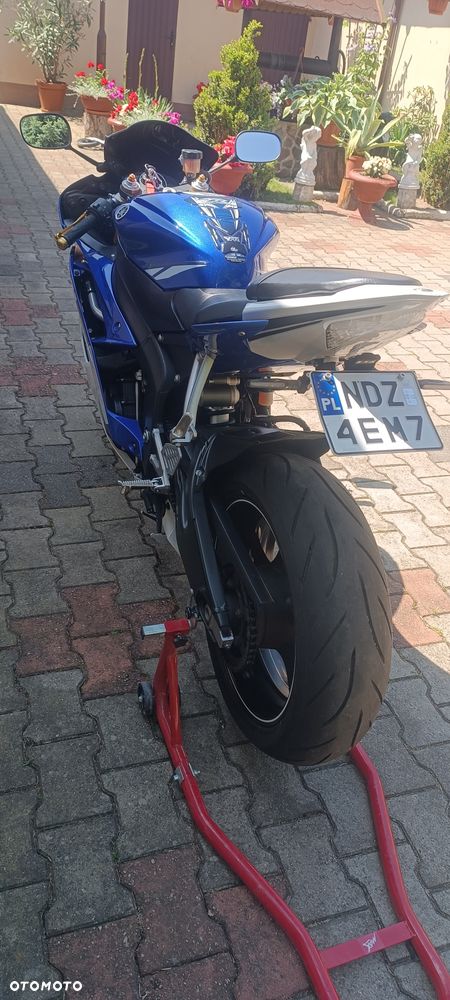 Yamaha YZF - 8