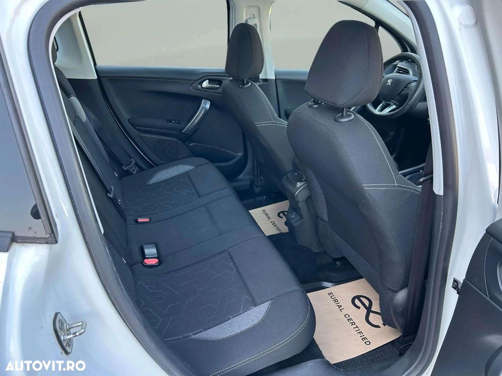 Peugeot 2008 1.2 PureTech Turbo EAT6 S&S Active - 12