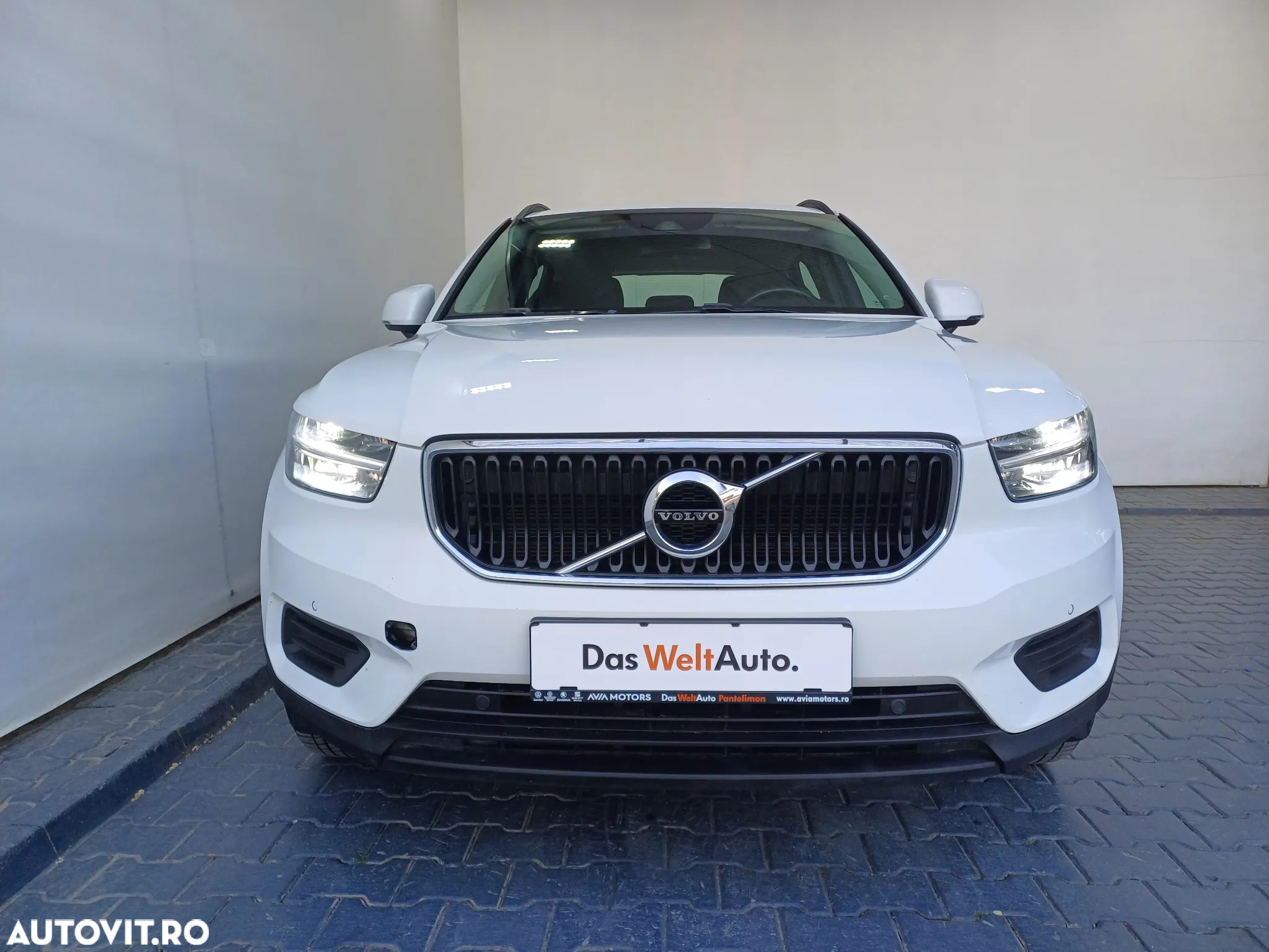 Volvo XC 40 T3 AT8 Momentum Pro - 25
