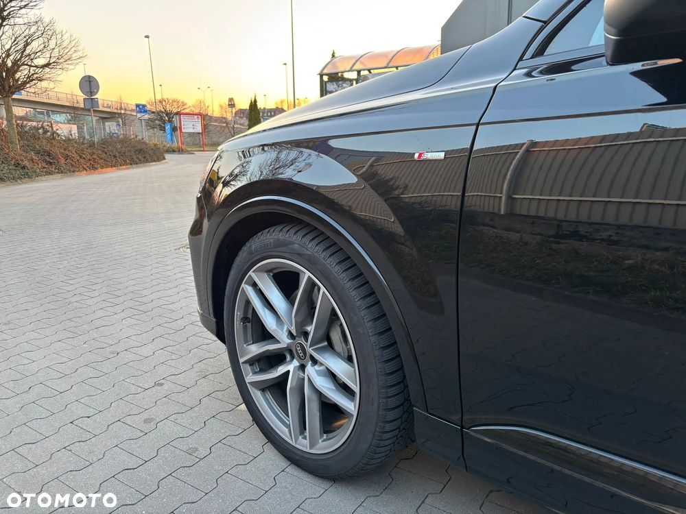 Audi Q7 55 TFSI mHEV Quattro S Line Tiptr - 11