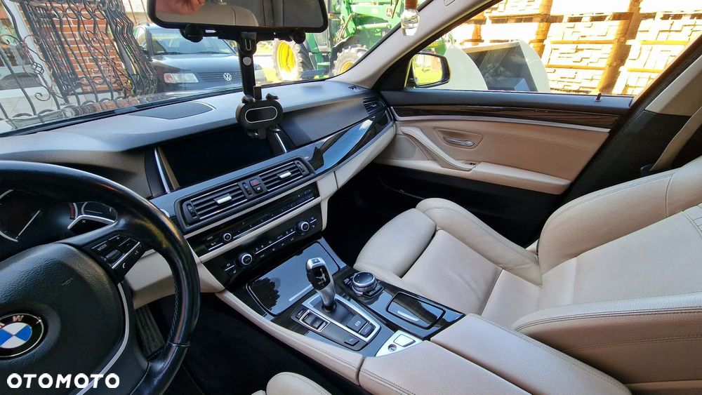 BMW Seria 5 520d Luxury Line - 8