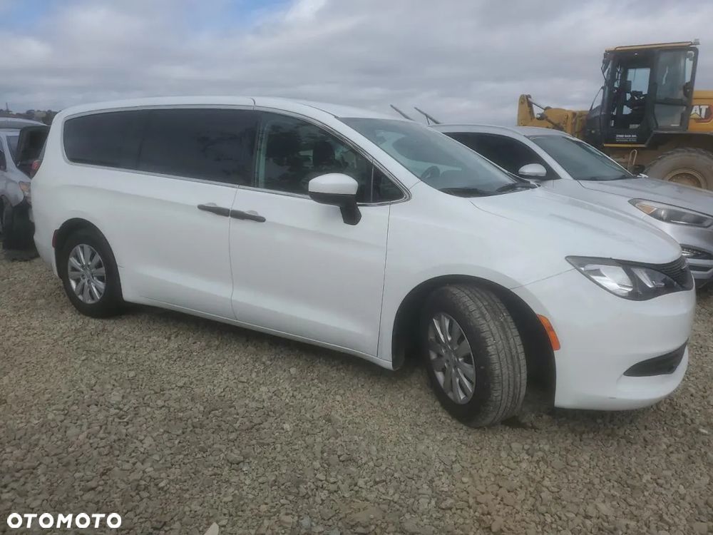 Chrysler Pacifica - 3