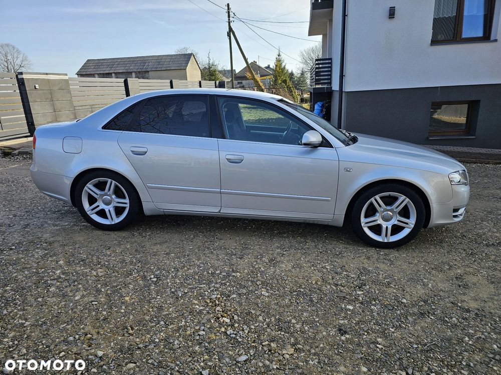 Audi A4 Limousine - 3