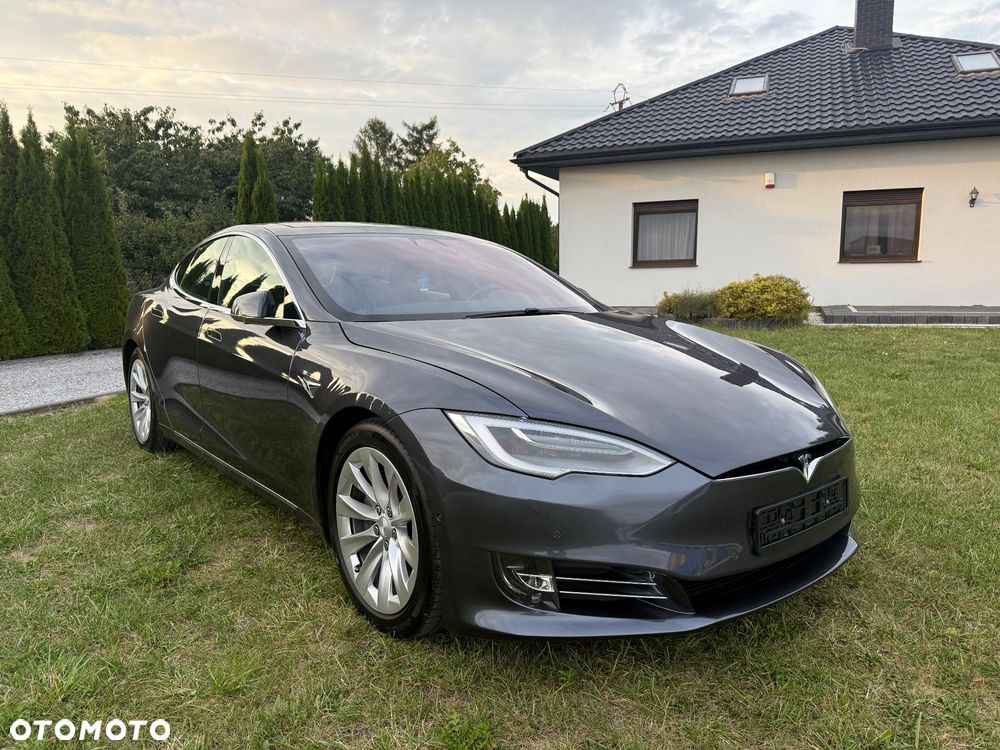 Tesla Model S - 19