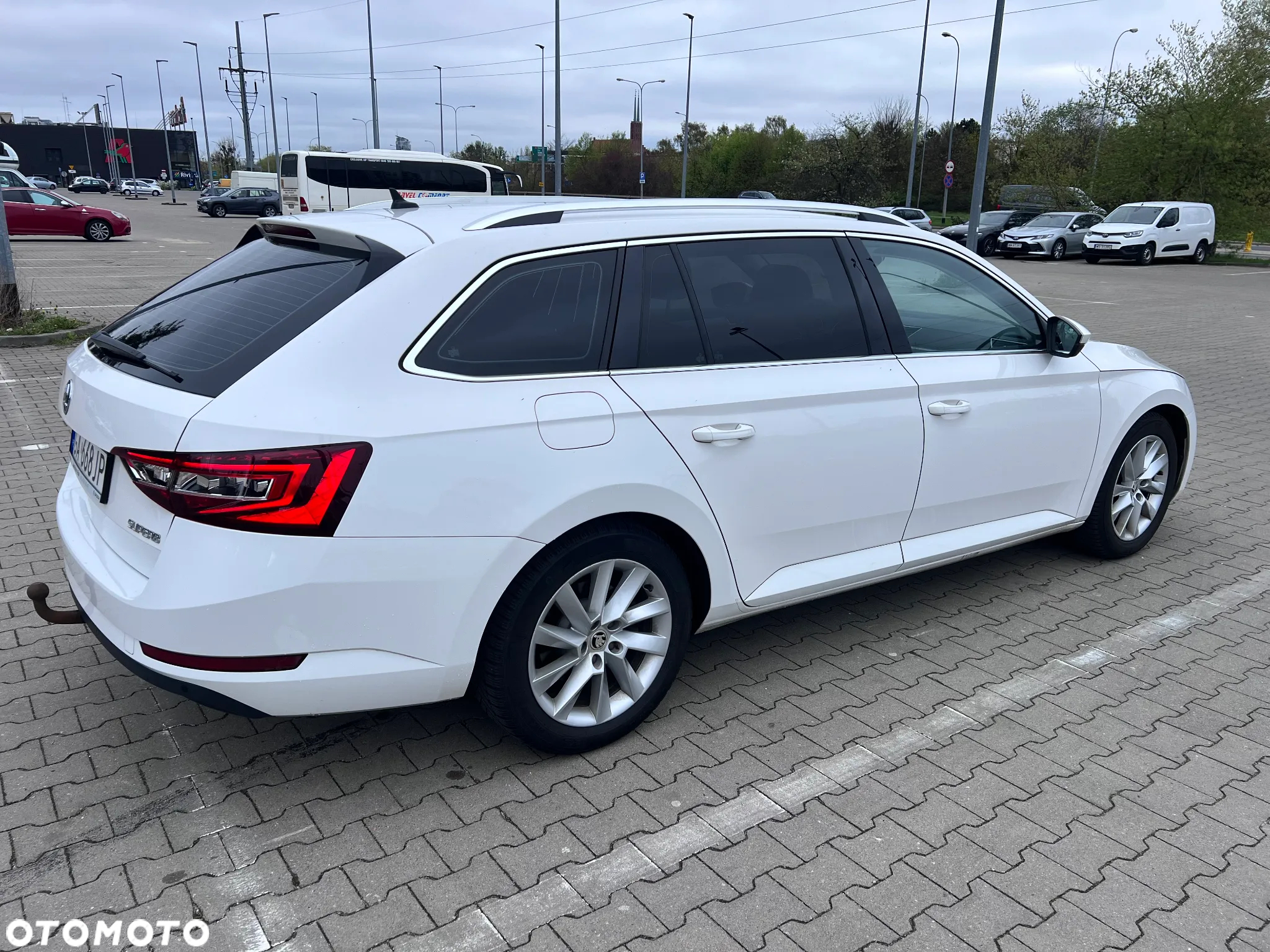 Skoda Superb 2.0 TDI SCR Style DSG - 4