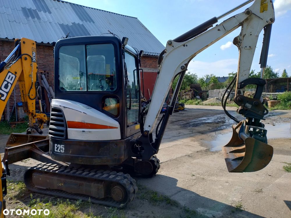 Bobcat E 25 - 3