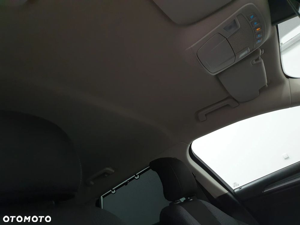 Ford Mondeo 2.0 TDCi Titanium PowerShift - 24