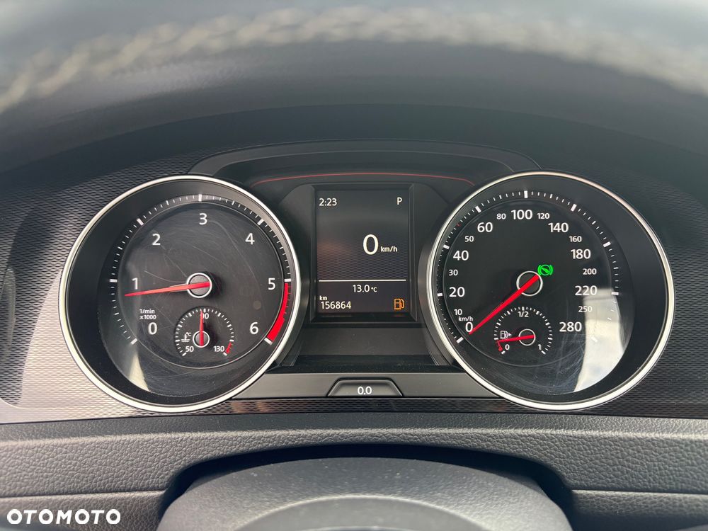 Volkswagen Golf - 10
