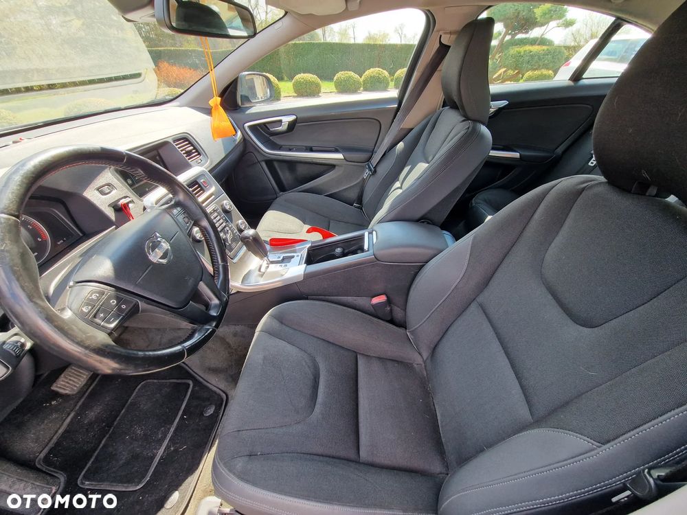 Volvo S60 D3 Geartronic Momentum - 6