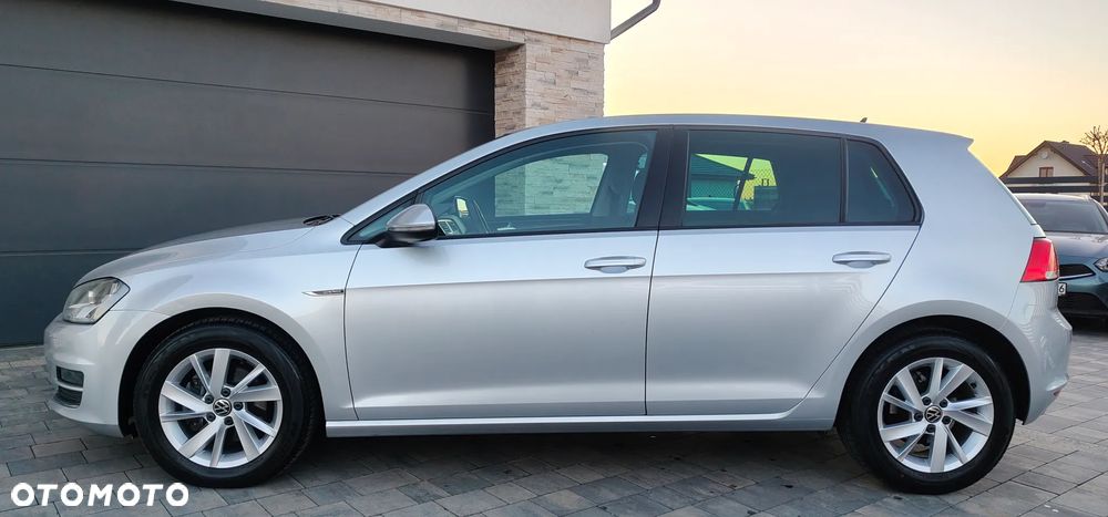 Volkswagen Golf 1.6 TDI BlueMotion Technology DSG Lounge - 4