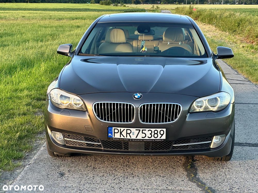 BMW Seria 5 525d xDrive - 27