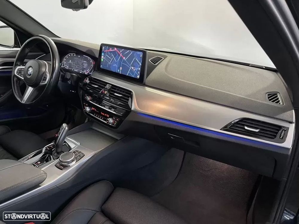 BMW 520 d Pack Desportivo M Auto - 16