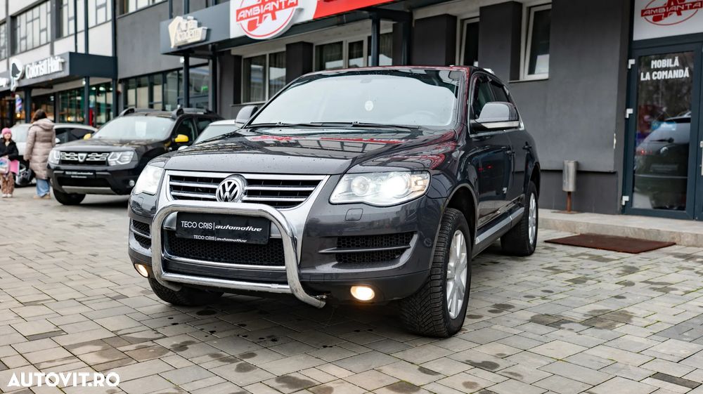 Volkswagen Touareg - 1