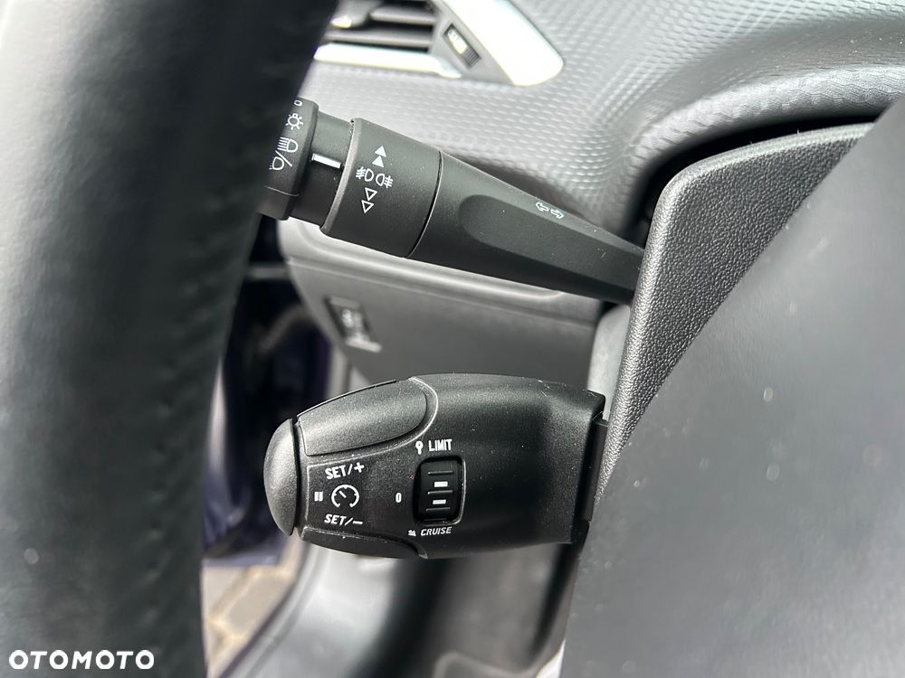 Peugeot 208 PureTech 100 Active Pack - 39