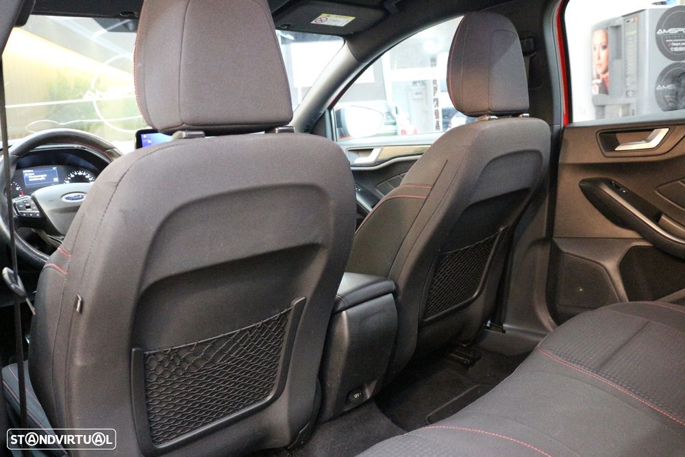 Ford Focus 1.0 EcoBoost S&S ST-LINE - 24