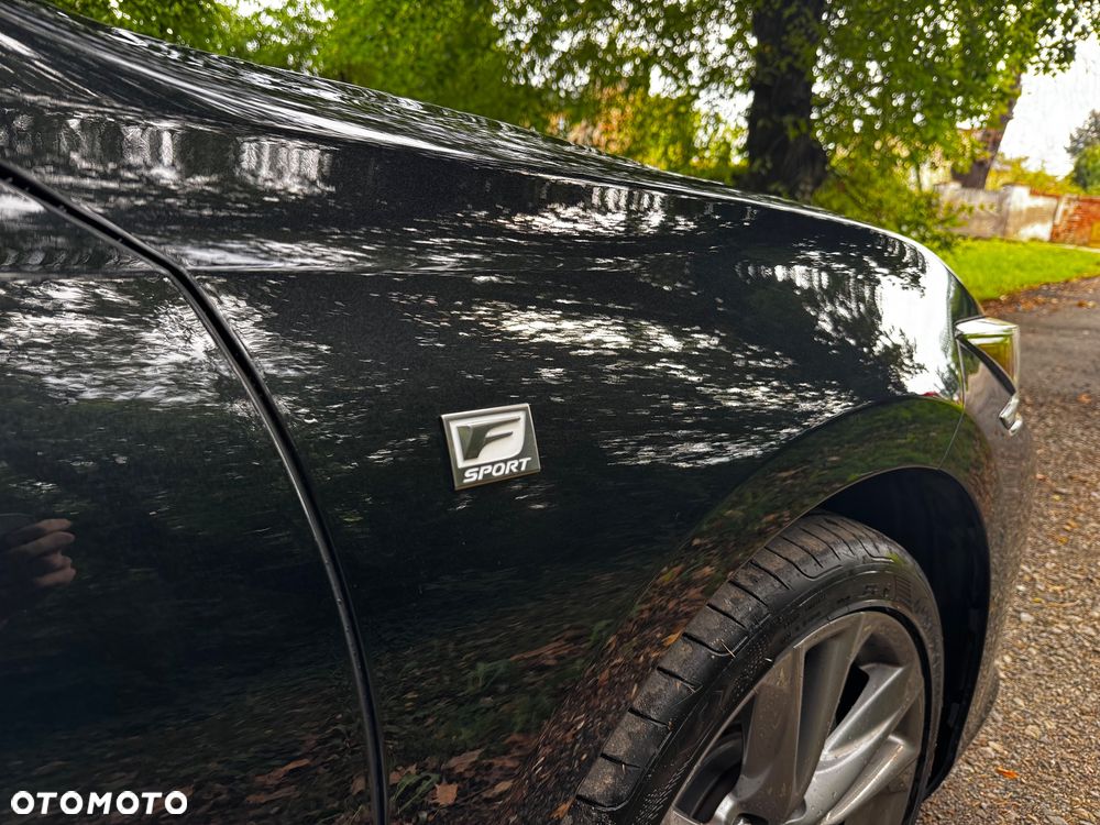 Lexus ES 300h F Sport - 6