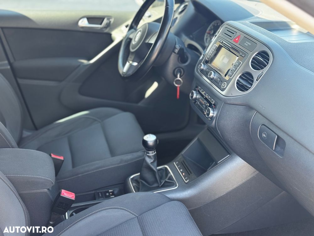 Volkswagen Tiguan - 11
