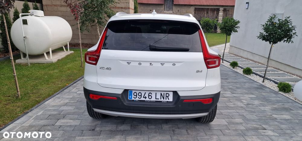 Volvo XC 40 B4 B DKG Ultimate Dark - 6