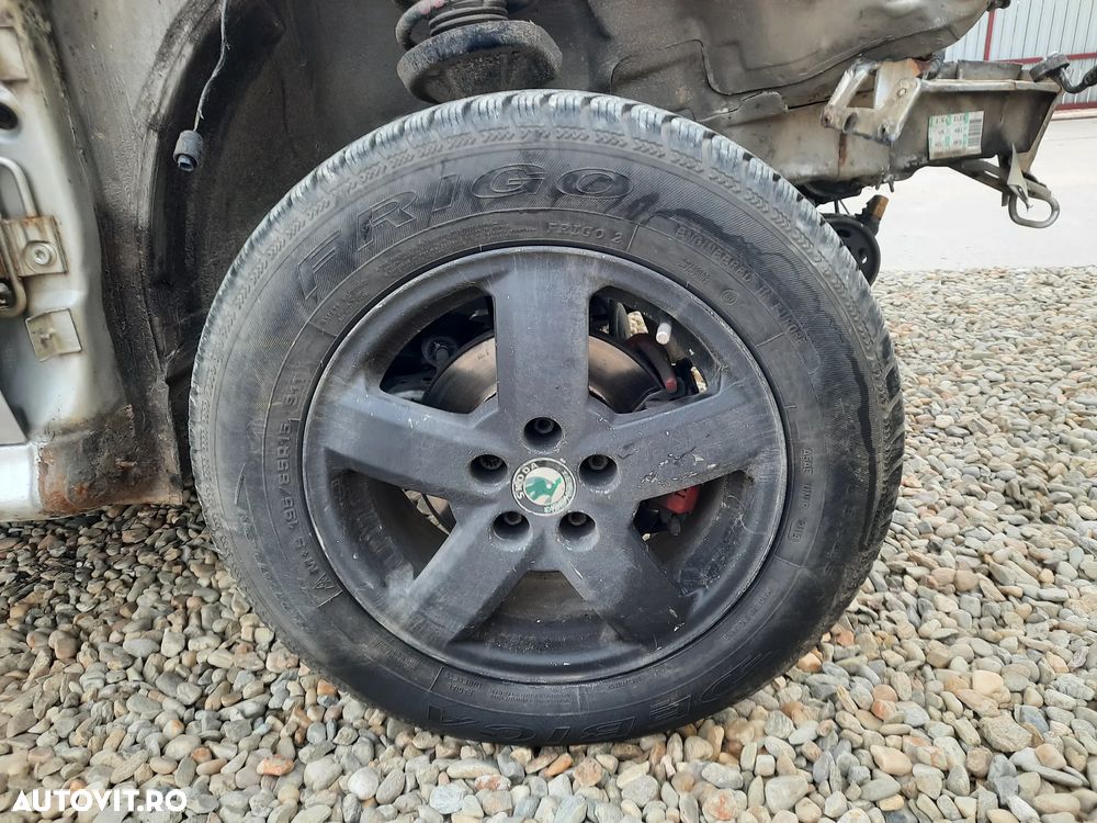 Dezmembrez Skoda Octavia 1, 1.6 Benzina 2001 - 3