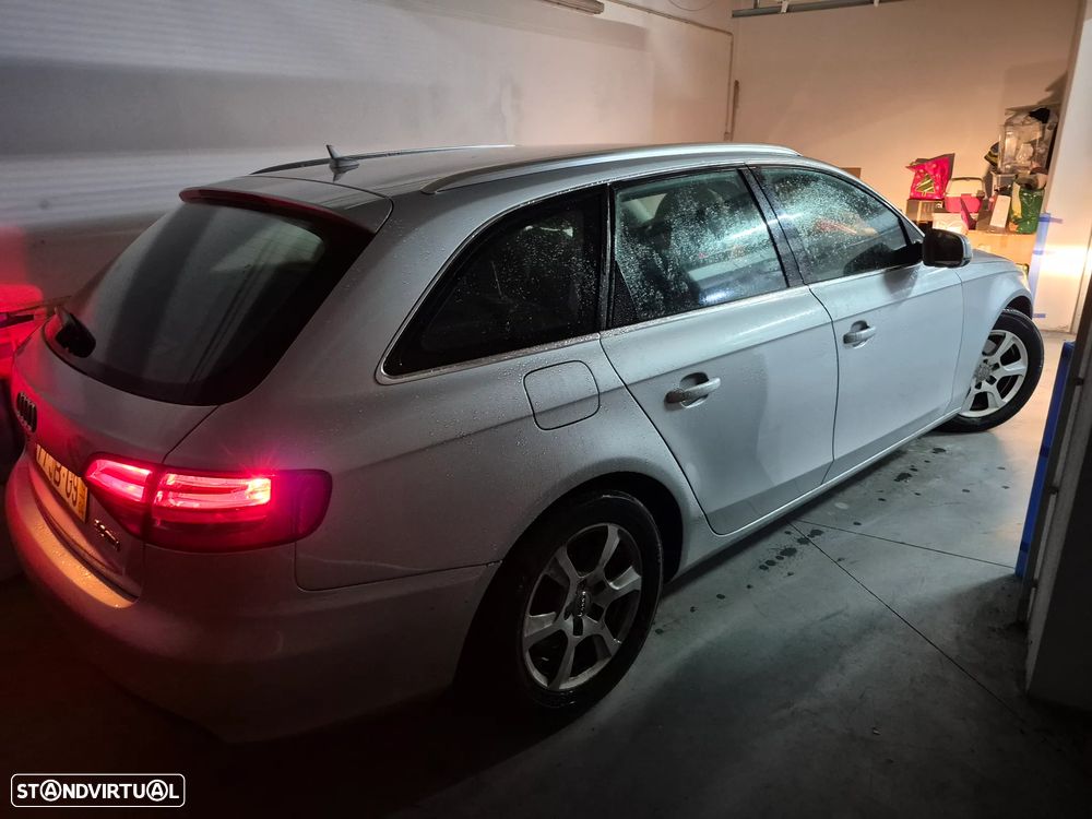 Audi A4 Avant 2.0 TDI Advance - 5