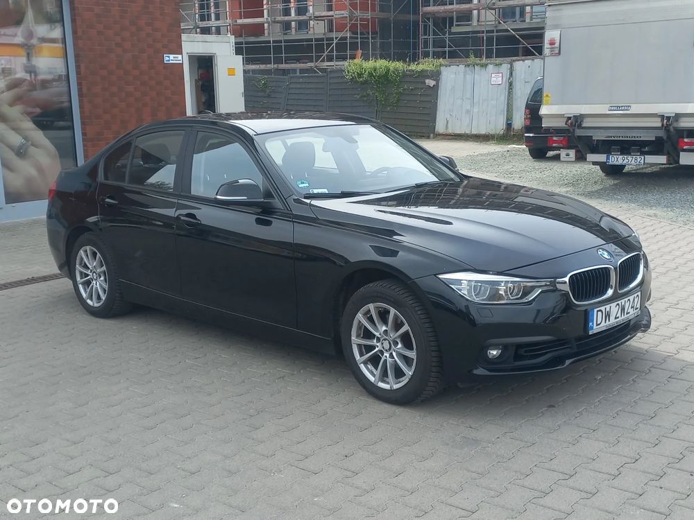 BMW Seria 3 318i - 7