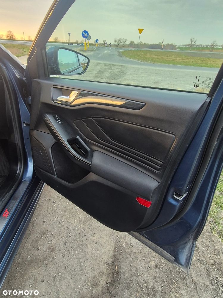 Ford Focus 2.0 EcoBlue ST-Line - 19