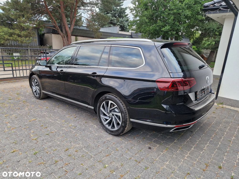 Volkswagen Passat Variant 2.0 TDI SCR DSG BlueMotion Highline - 3