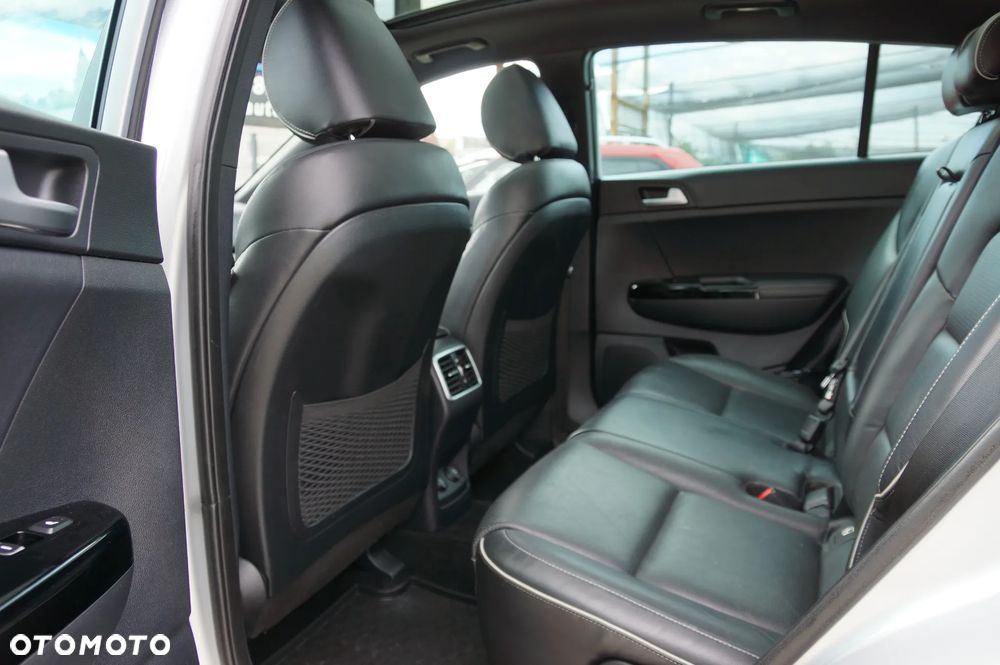 Kia Sportage 2,0 CRDI AWD GT Line - 32