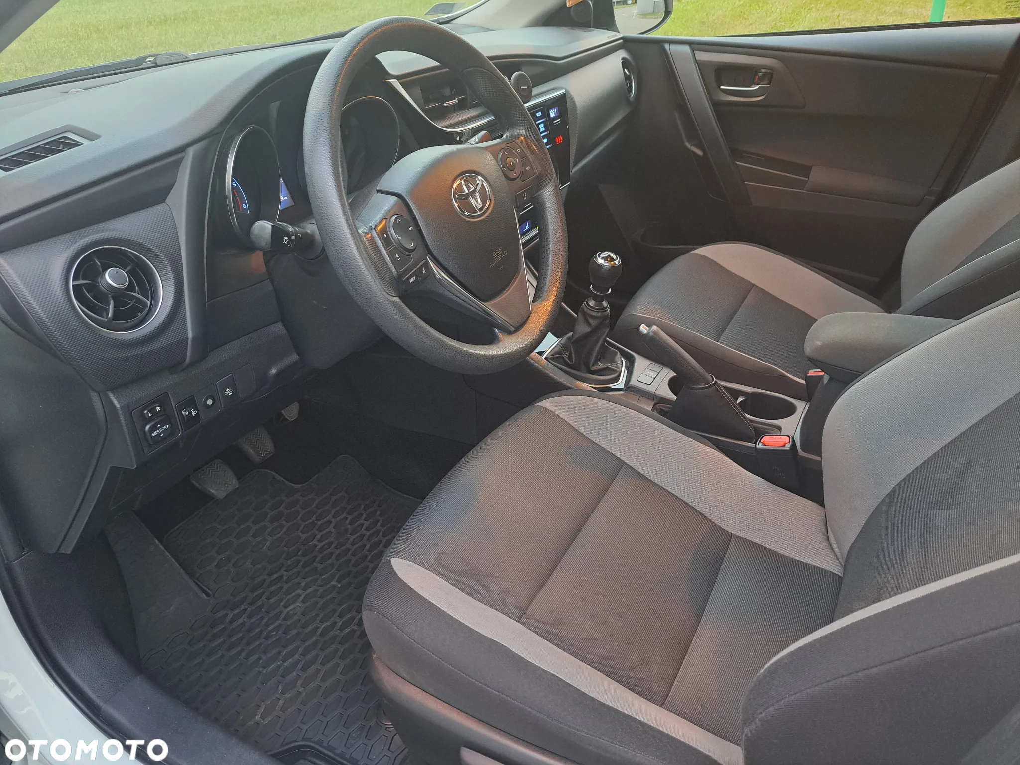 Toyota Auris - 11