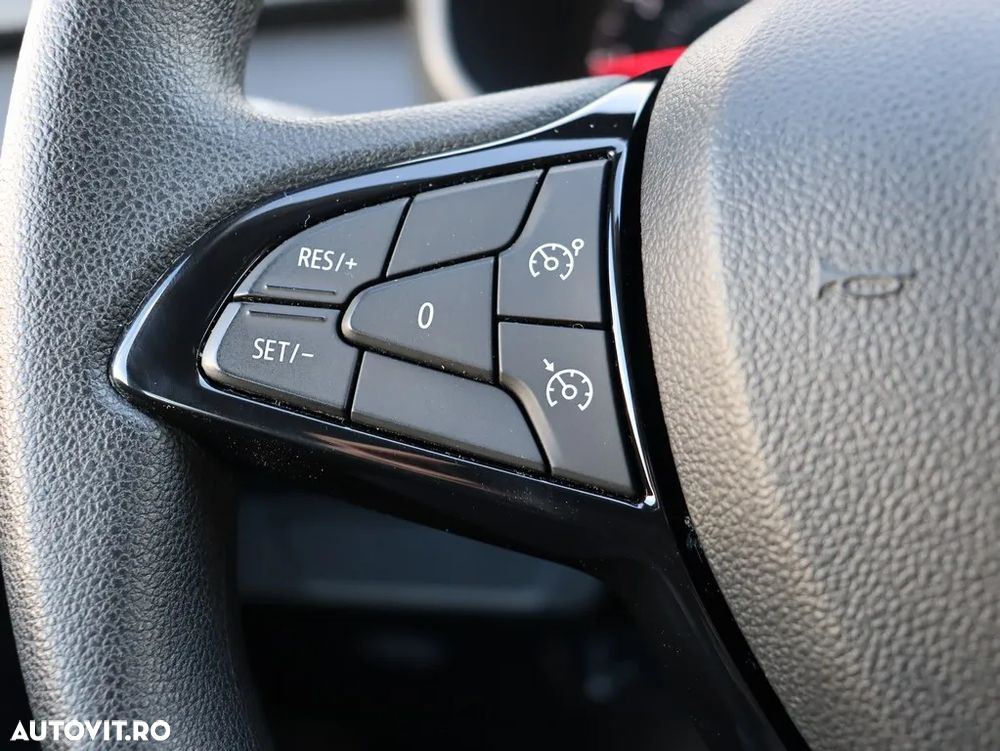 Dacia Logan TCe 90 Essential - 13