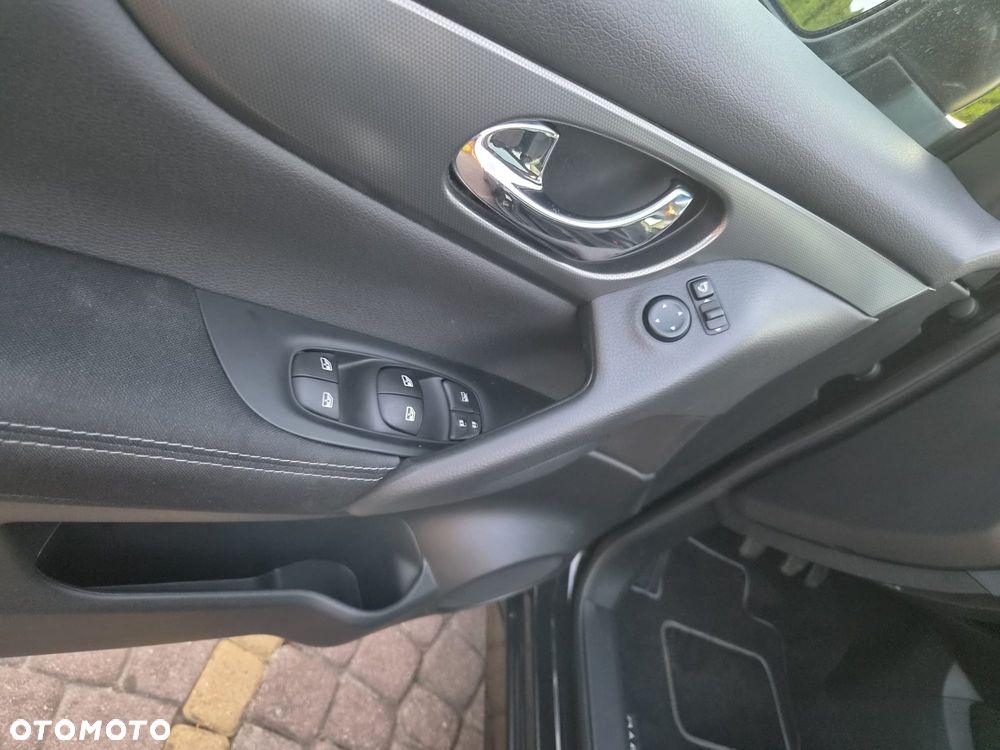 Nissan Qashqai 1.6 DIG-T N-Connecta - 31