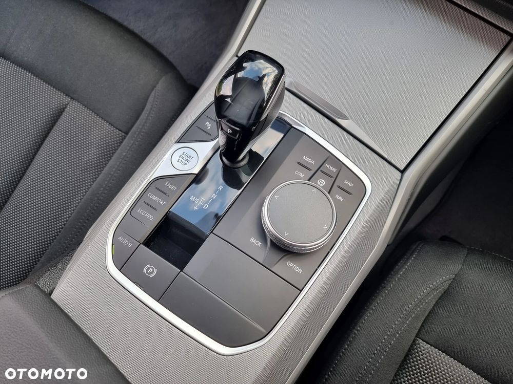 BMW Seria 3 320d Edition Luxury Line Purity - 22