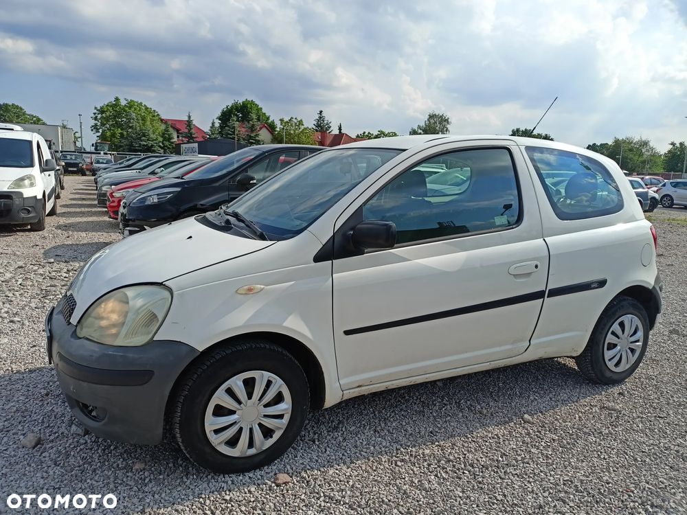 Toyota Yaris - 1