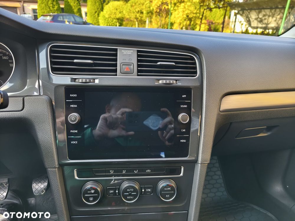 Volkswagen Golf - 27