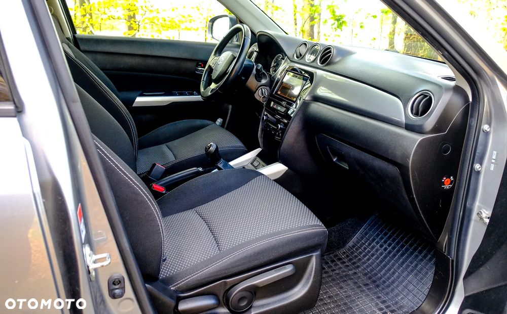 Suzuki Vitara 1.6 Comfort 2WD - 12