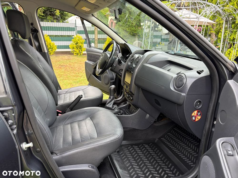 Dacia Duster SCe 115 4x2 Celebration - 8