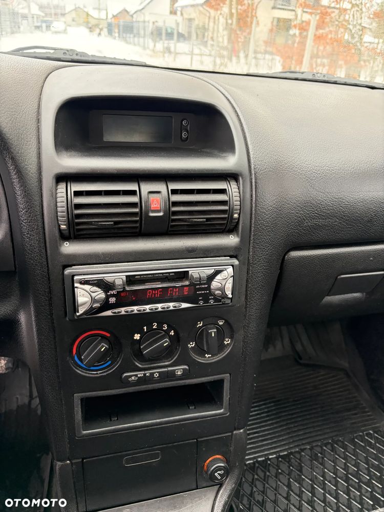 Opel Astra 1.6 Elegance - 22