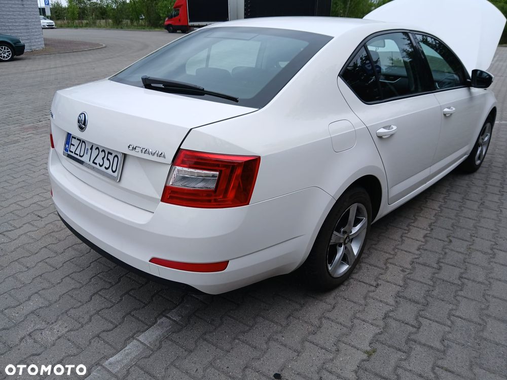 Skoda Octavia 1.6 TDI Solution - 4