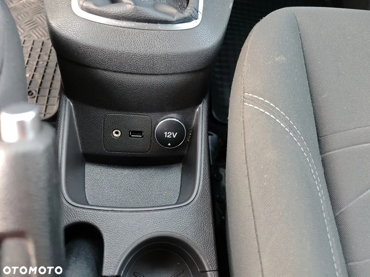 Ford Fiesta - 25