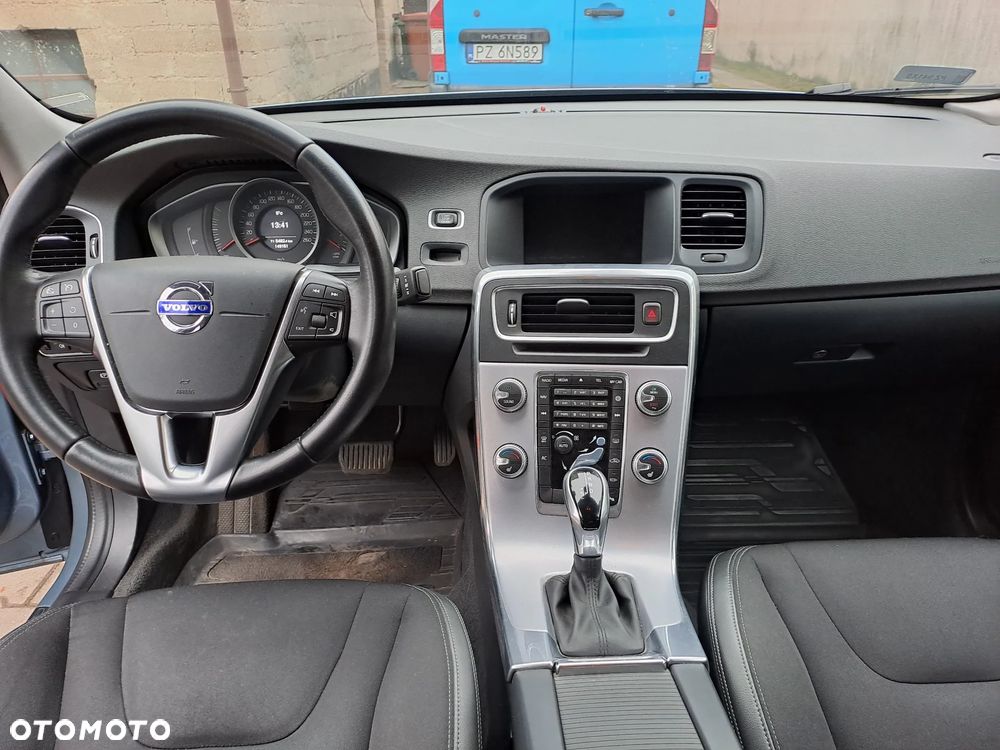 Volvo S60 D3 Drive-E Momentum - 9