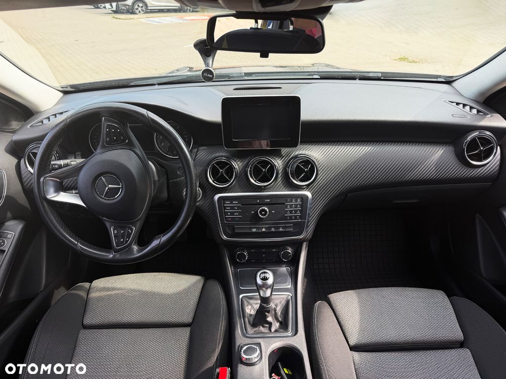 Mercedes-Benz GLA 200 - 7