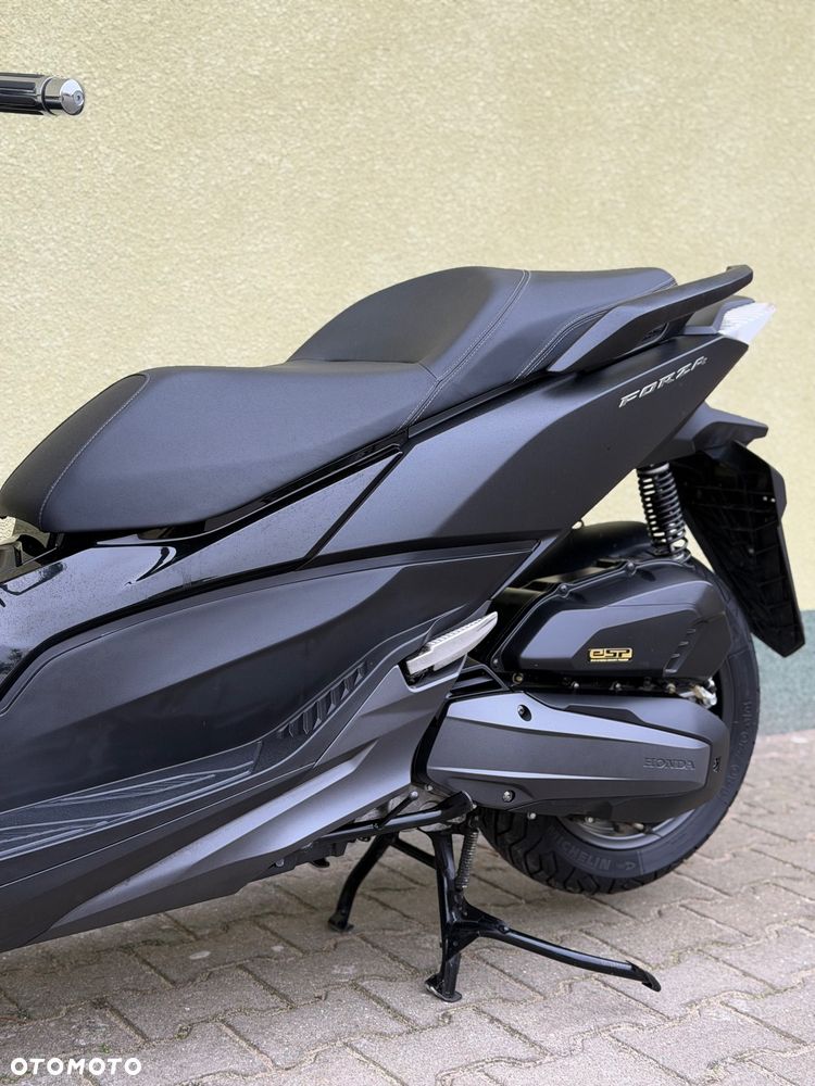 Honda NSS - 33